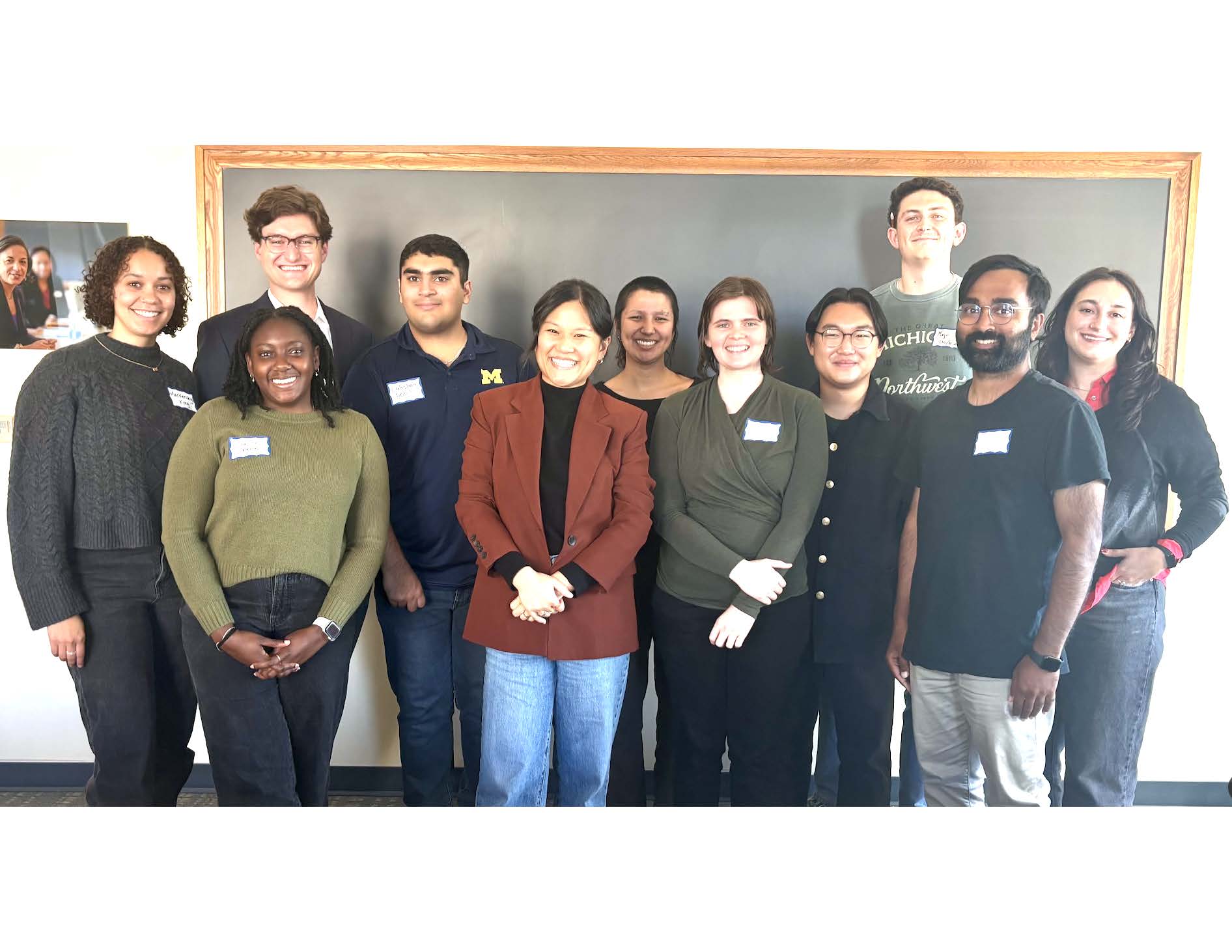 Photo of STPP students with tech journalist Karen Hao