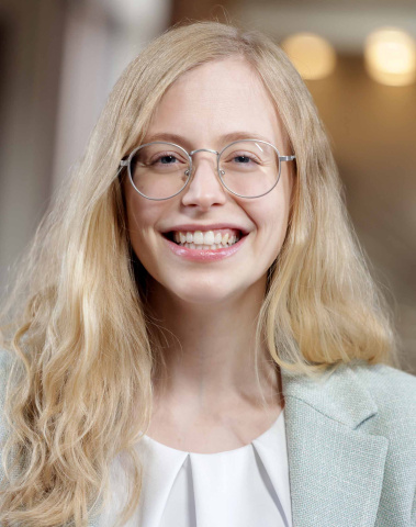 Headshot of Elizabeth Bondi-Kelly