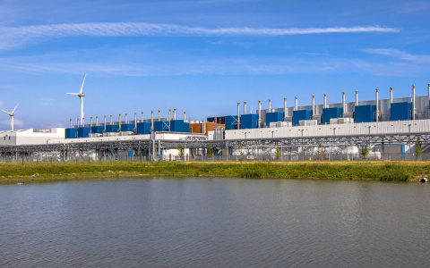 Data center on a river